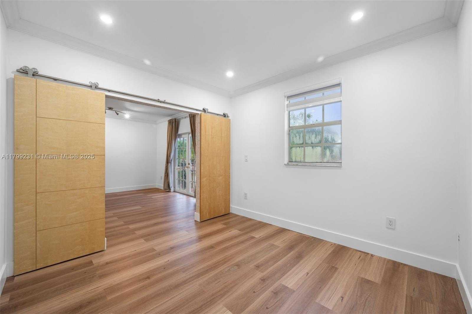 Small Image of 1400 SALZEDO ST #208, Coral Gables Number 7