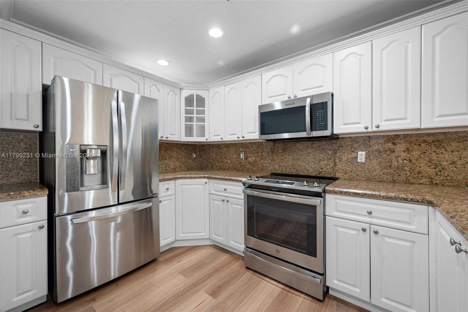 Small Image of 1400 SALZEDO ST #208, Coral Gables Number 9