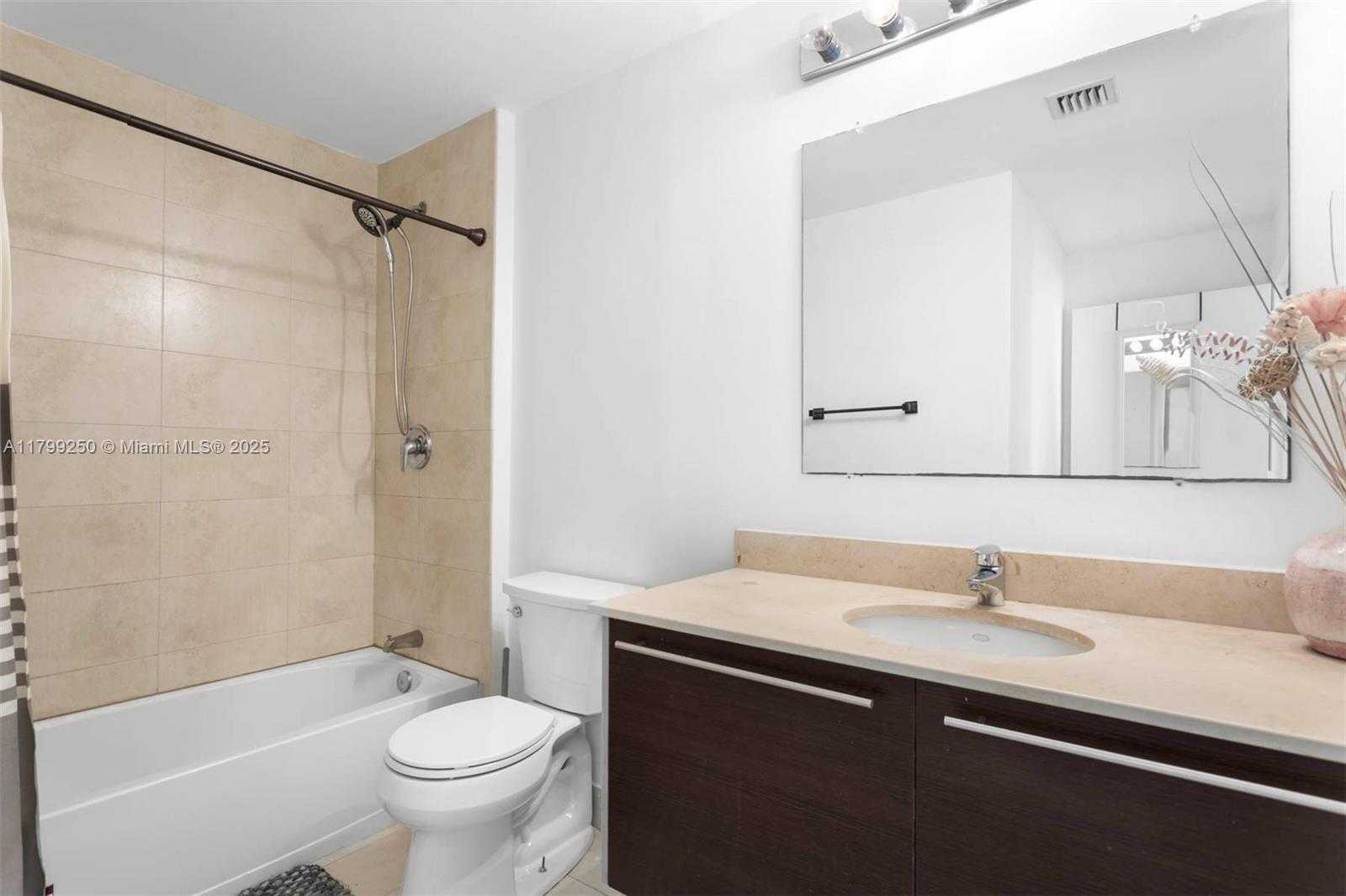 Small Image of 1900 NORTH BAYSHORE DR #2519, Miami Number 13