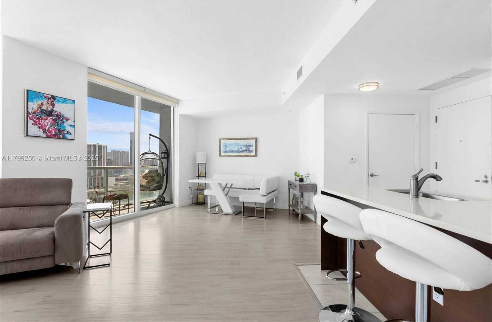 Small Image of 1900 NORTH BAYSHORE DR #2519, Miami Number 2