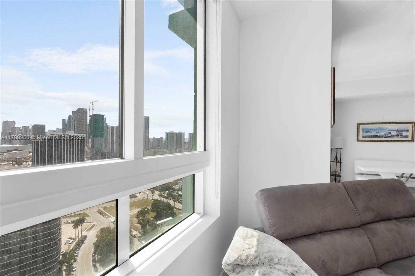 Small Image of 1900 NORTH BAYSHORE DR #2519, Miami Number 9