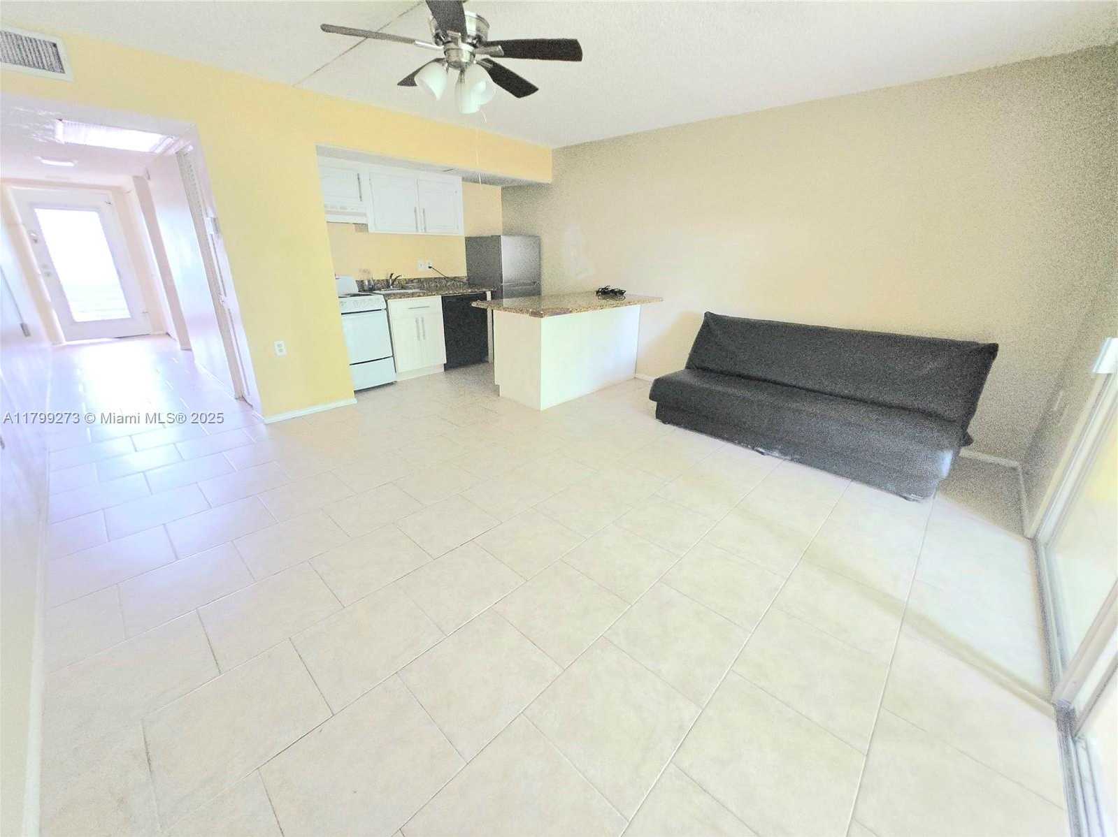 Small Image of 1106 BAHAMA BND #D1, Coconut Creek Number 4