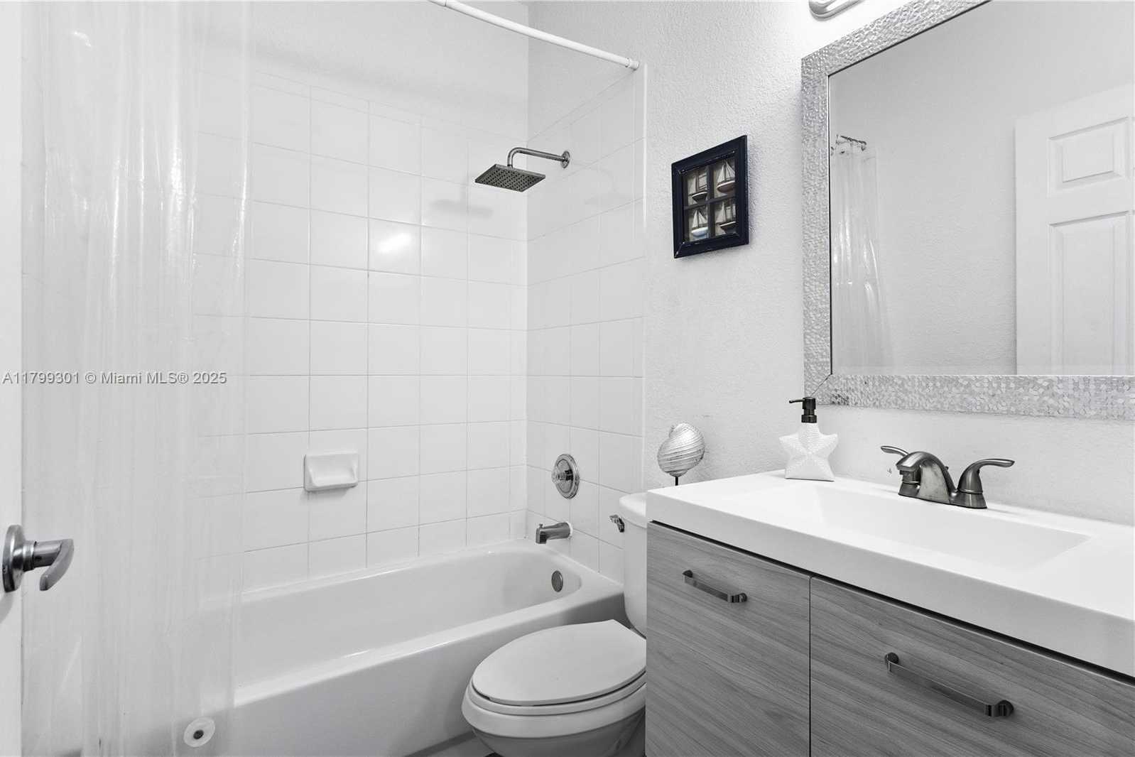 Small Image of 5640 NORTH WEST 115TH CT #204, Doral Number 25