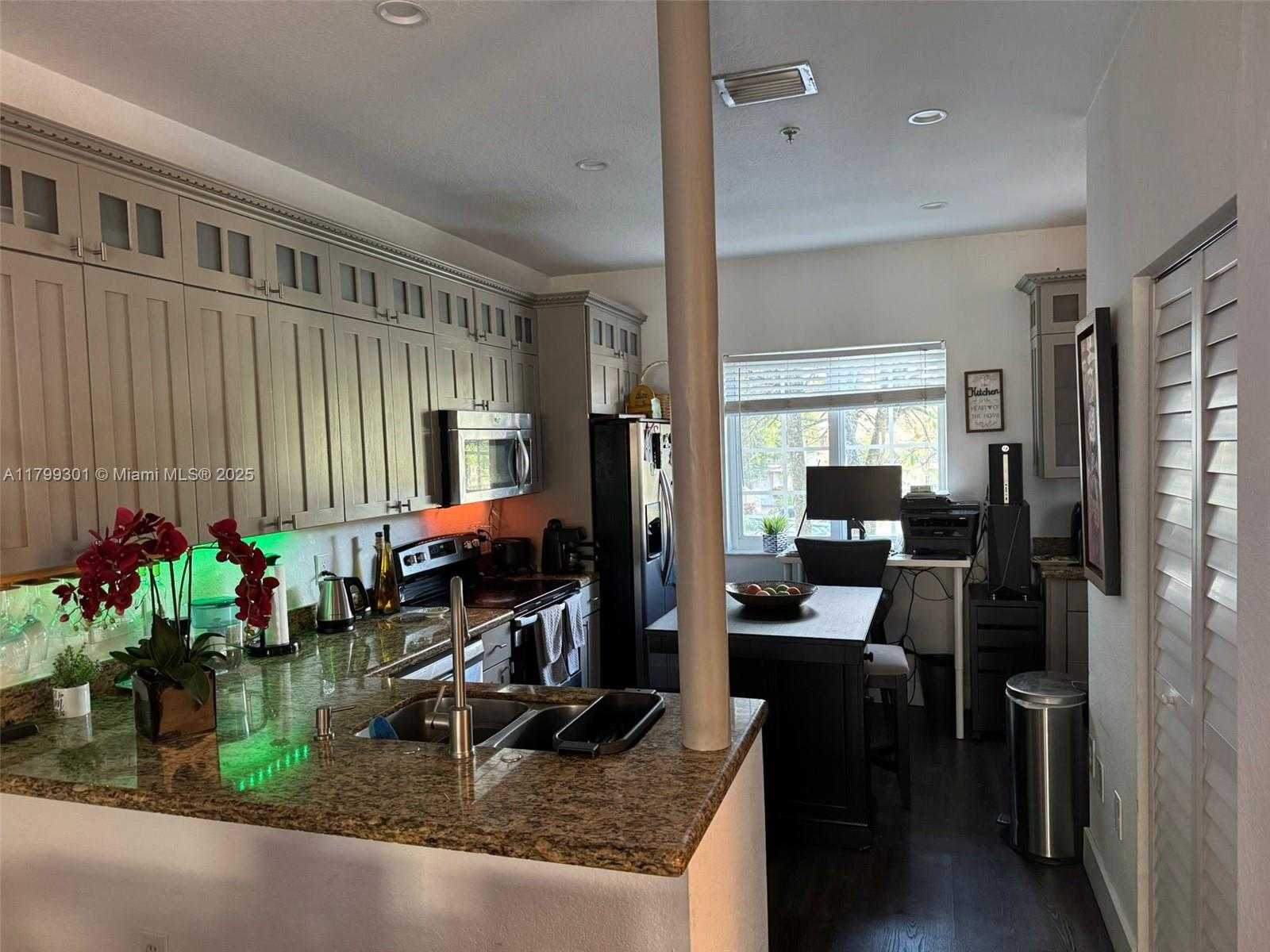 Small Image of 5640 NORTH WEST 115TH CT #204, Doral Number 8