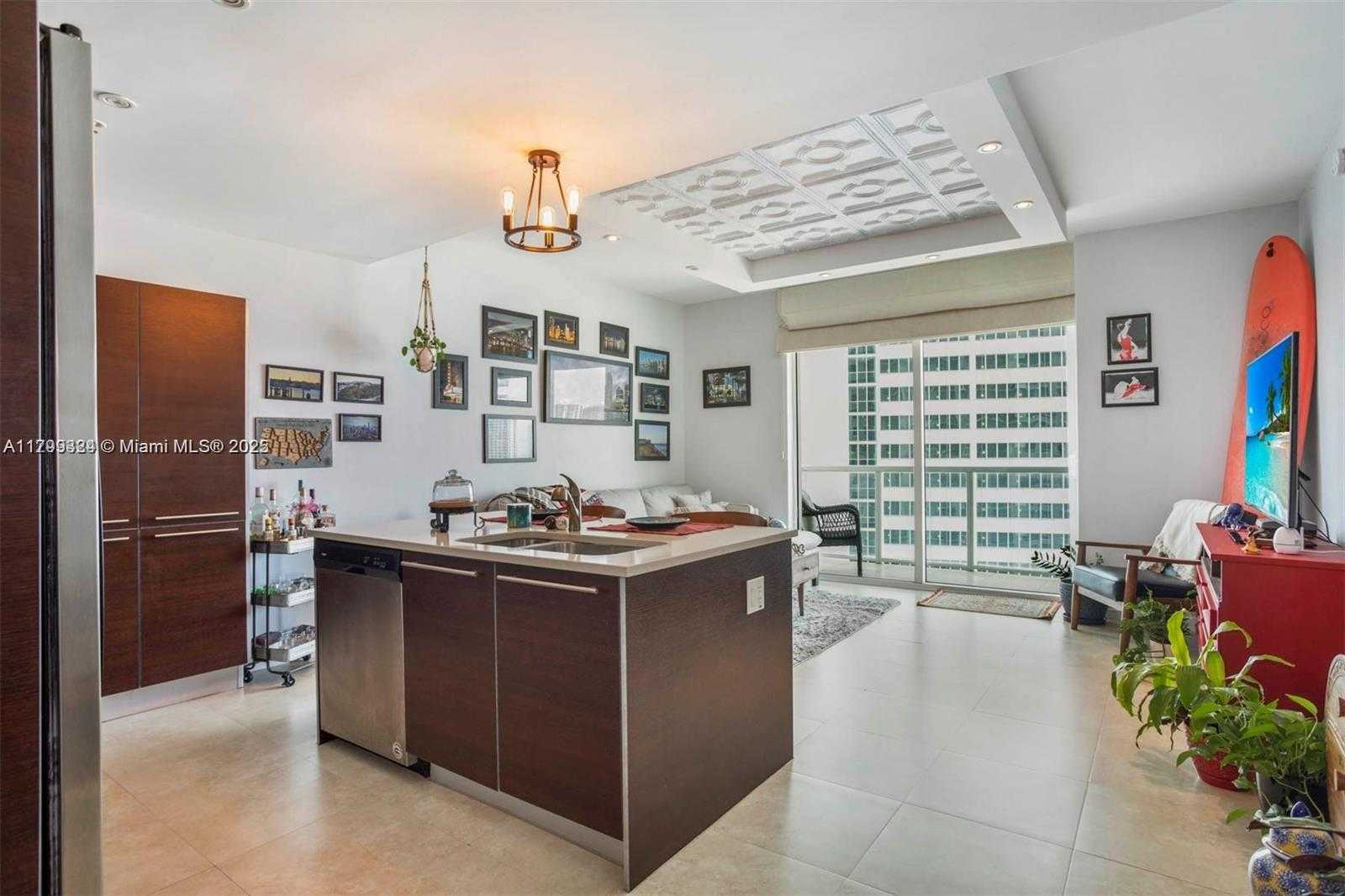 Small Image of 1900 NORTH BAYSHORE DR #2307, Miami Number 3