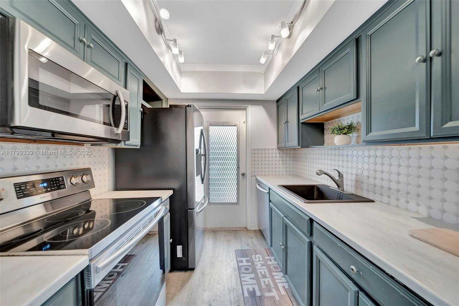 Small Image of 711 SOUTH EAST 7TH AVE #3, Pompano Beach Number 4