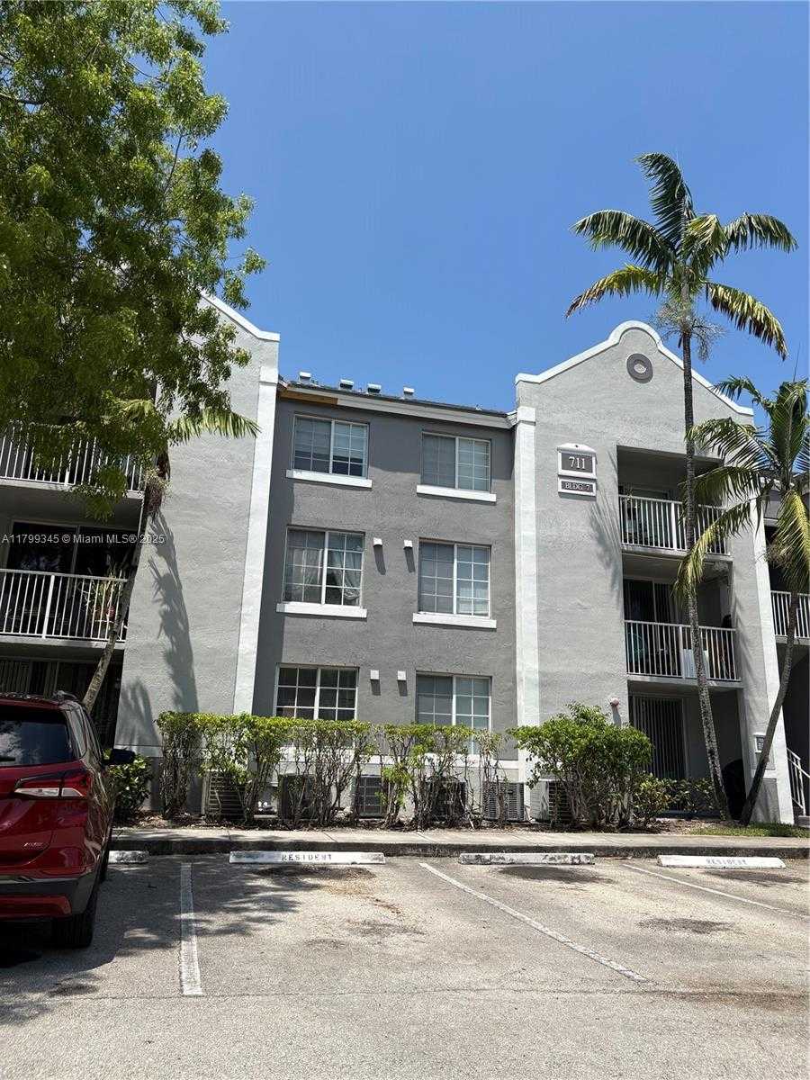 Small Image of 711 SOUTH WEST 111TH WAY #107, Pembroke Pines Number 5