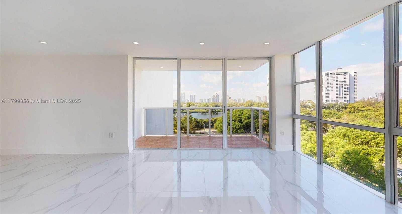 Small Image of 3625 NORTH COUNTRY CLUB DR #609, Aventura Number 12