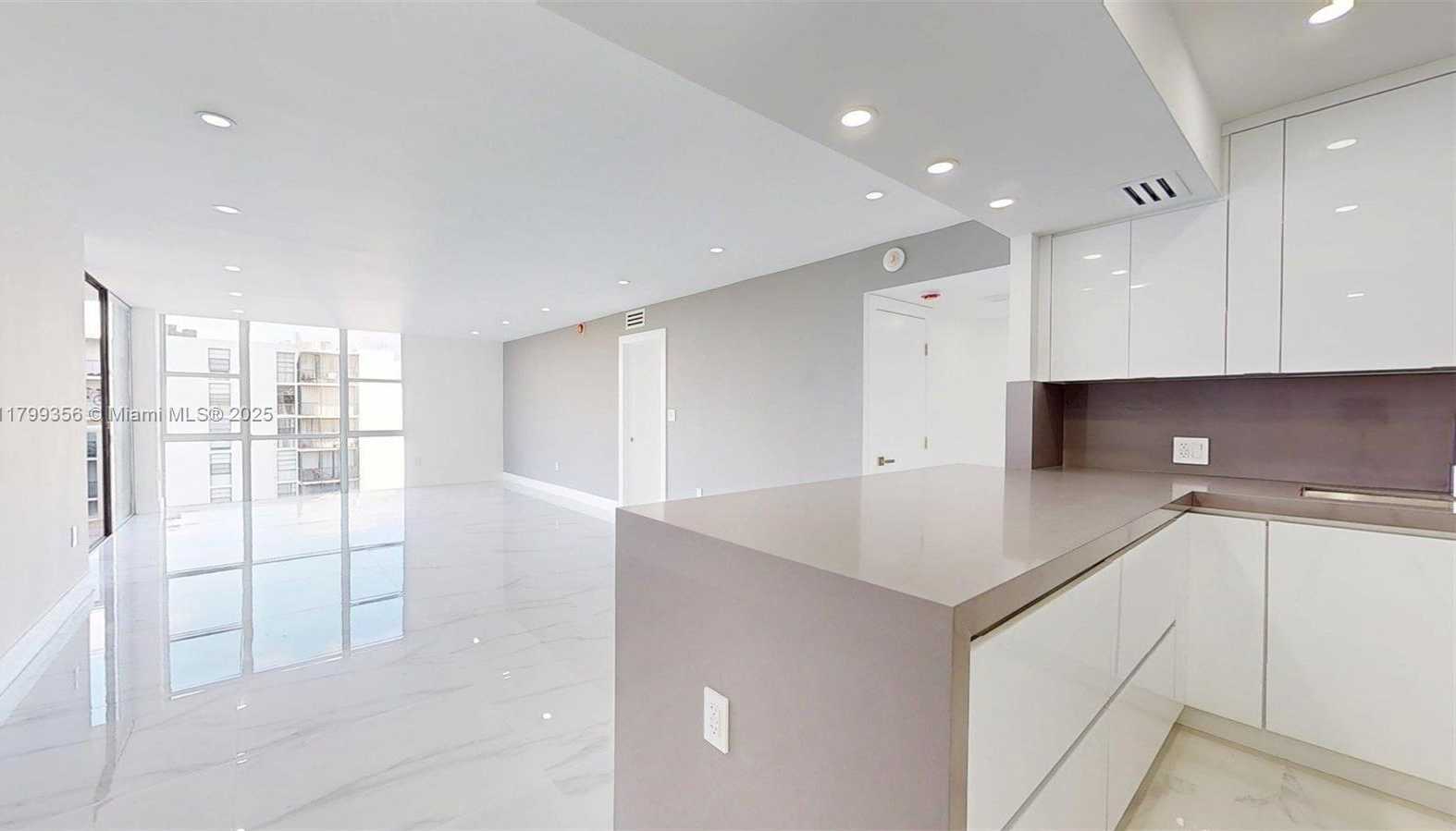 Small Image of 3625 NORTH COUNTRY CLUB DR #609, Aventura Number 15