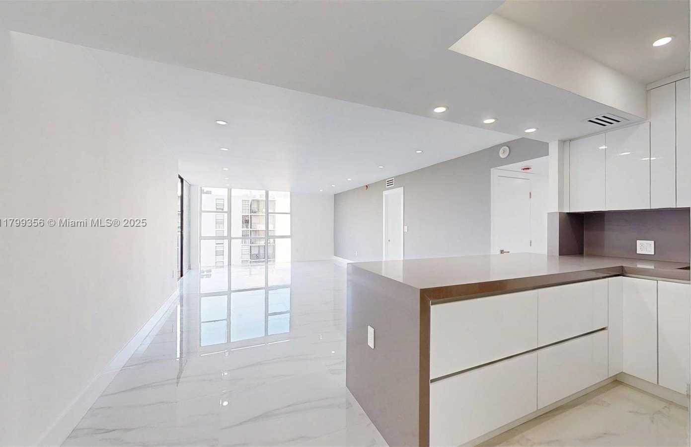 Small Image of 3625 NORTH COUNTRY CLUB DR #609, Aventura Number 16