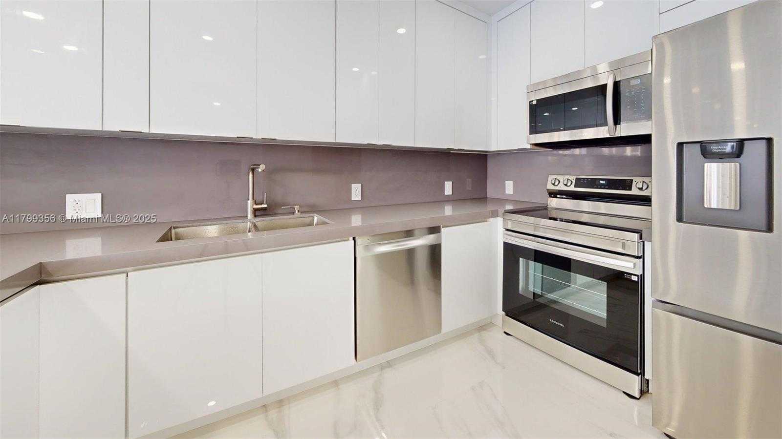 Small Image of 3625 NORTH COUNTRY CLUB DR #609, Aventura Number 17