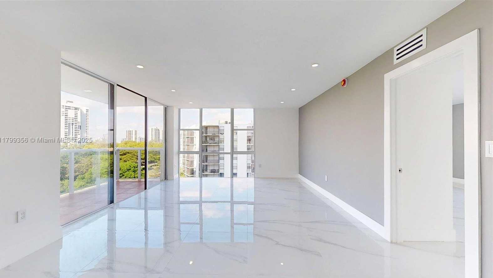 Small Image of 3625 NORTH COUNTRY CLUB DR #609, Aventura Number 2