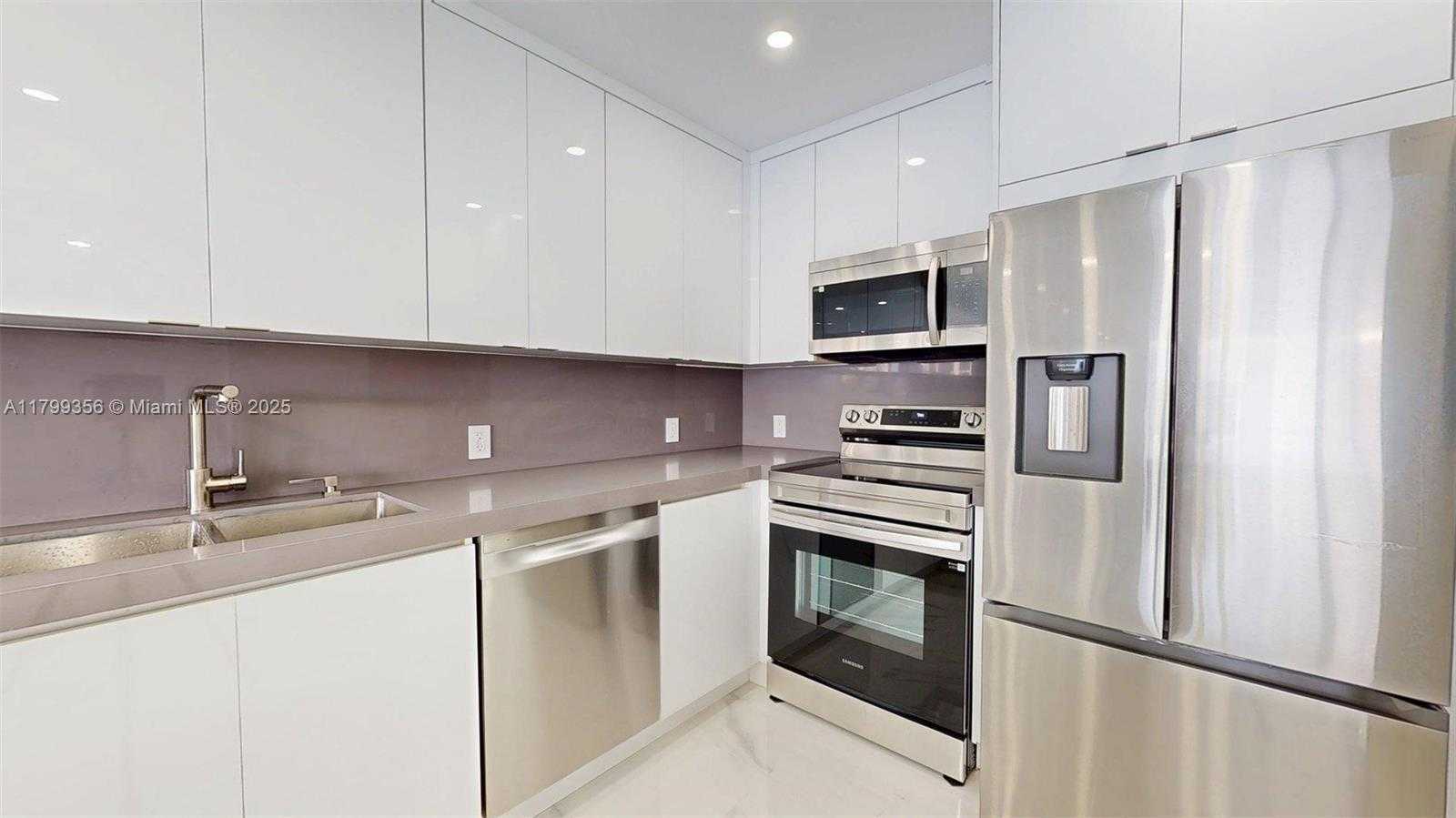 Small Image of 3625 NORTH COUNTRY CLUB DR #609, Aventura Number 20