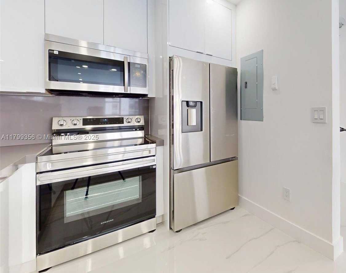 Small Image of 3625 NORTH COUNTRY CLUB DR #609, Aventura Number 22