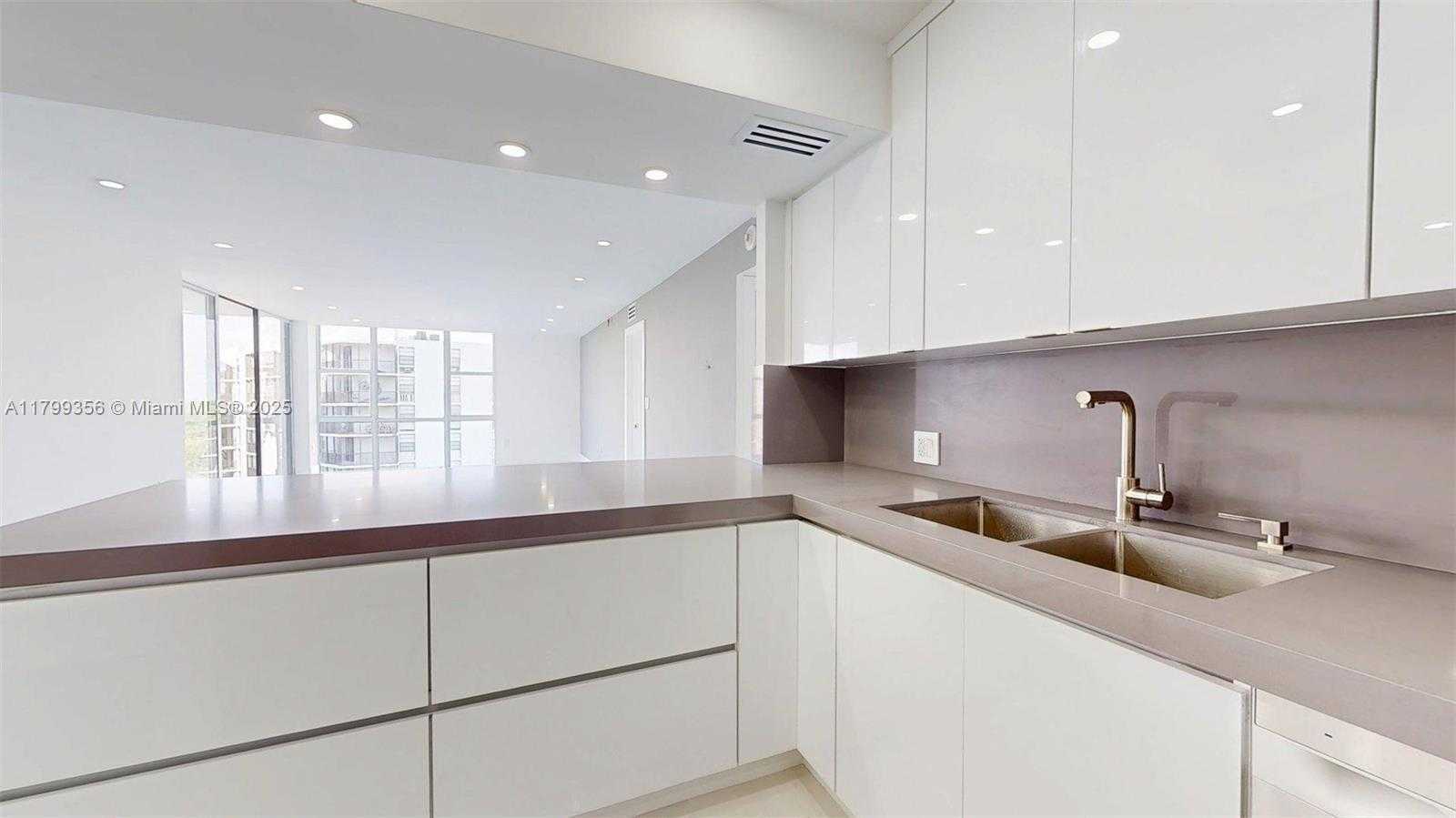 Small Image of 3625 NORTH COUNTRY CLUB DR #609, Aventura Number 23