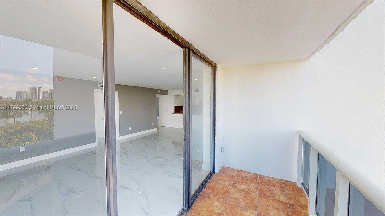 Small Image of 3625 NORTH COUNTRY CLUB DR #609, Aventura Number 25