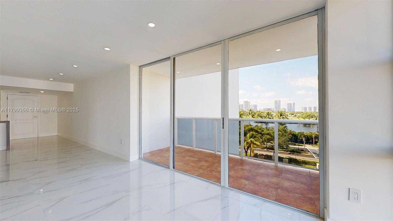 Small Image of 3625 NORTH COUNTRY CLUB DR #609, Aventura Number 3