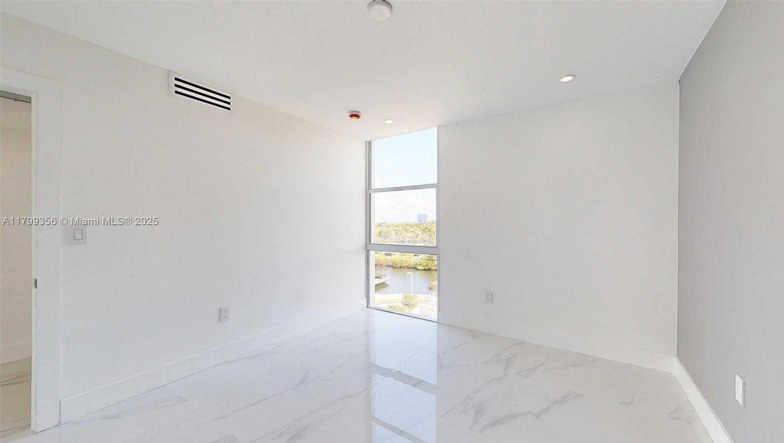 Small Image of 3625 NORTH COUNTRY CLUB DR #609, Aventura Number 31