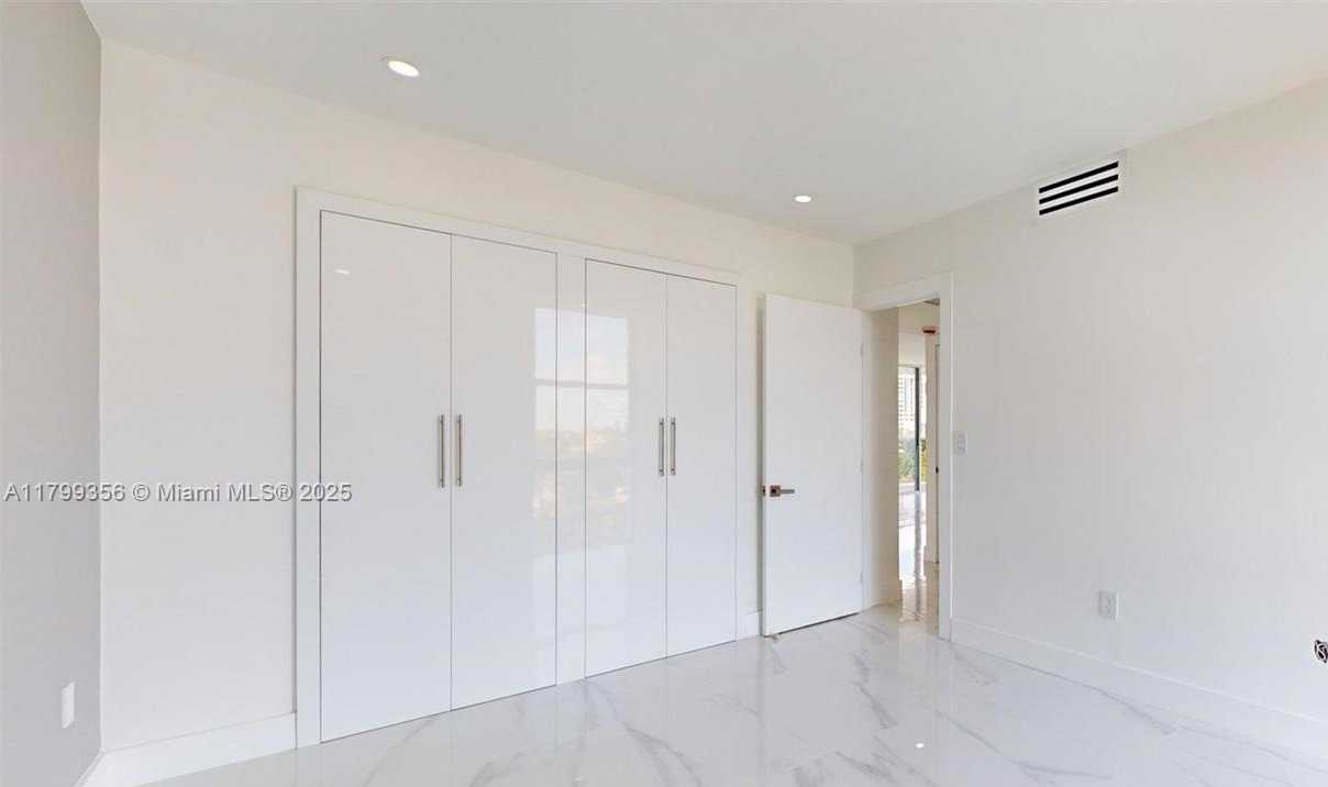 Small Image of 3625 NORTH COUNTRY CLUB DR #609, Aventura Number 33