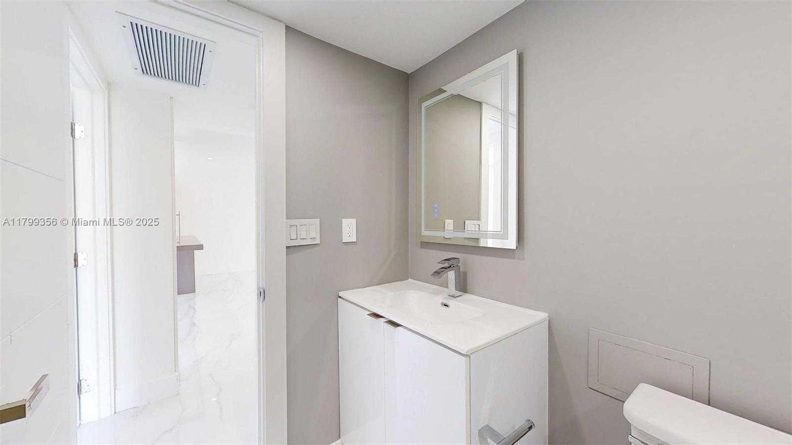 Small Image of 3625 NORTH COUNTRY CLUB DR #609, Aventura Number 37