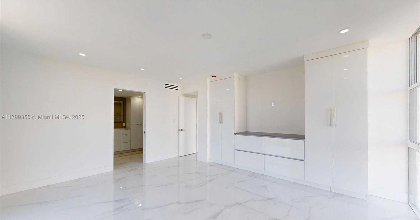 Small Image of 3625 NORTH COUNTRY CLUB DR #609, Aventura Number 39