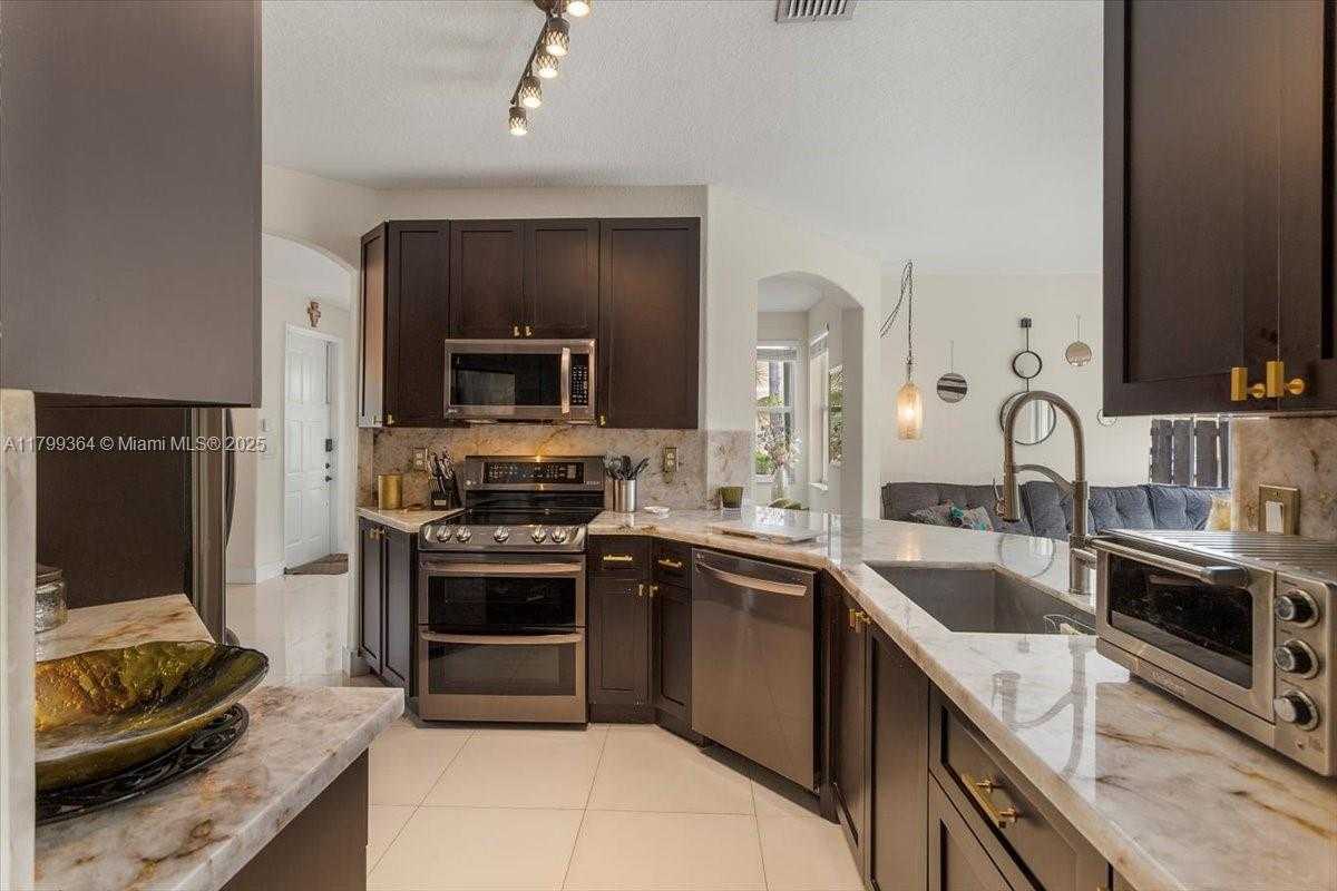 Small Image of 12367 SOUTH WEST 122ND ST, Miami Number 11