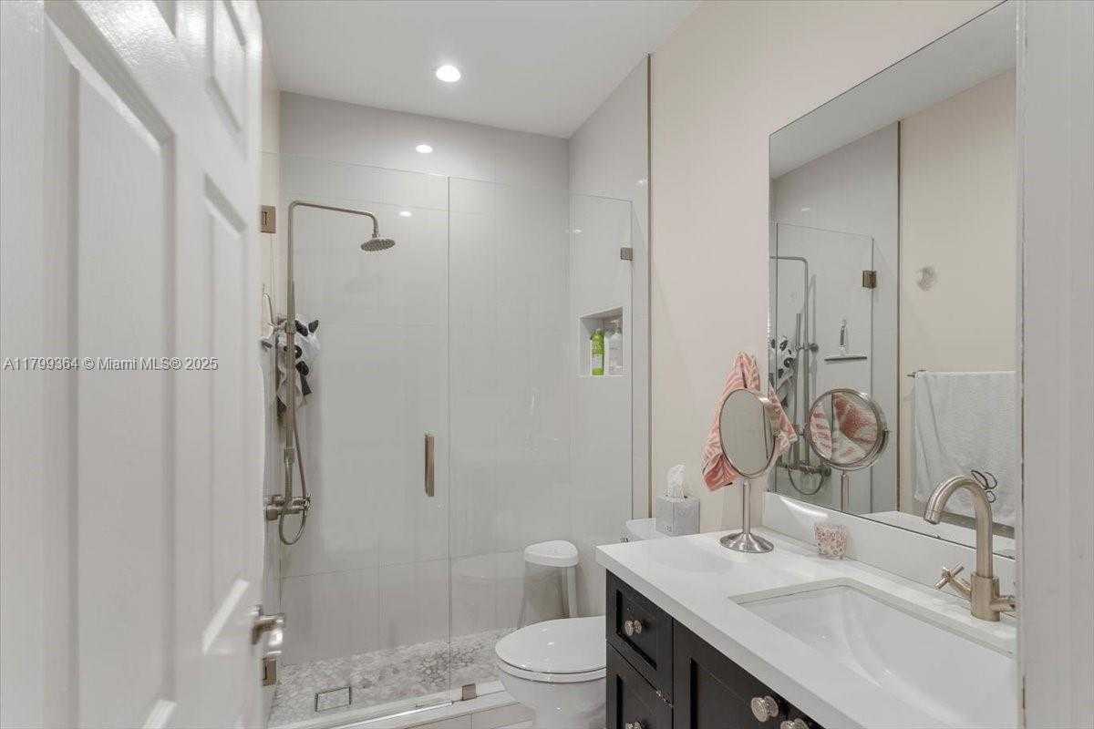 Small Image of 12367 SOUTH WEST 122ND ST, Miami Number 19