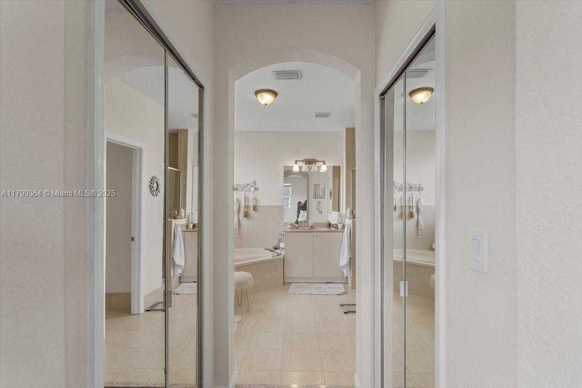 Small Image of 12367 SOUTH WEST 122ND ST, Miami Number 24