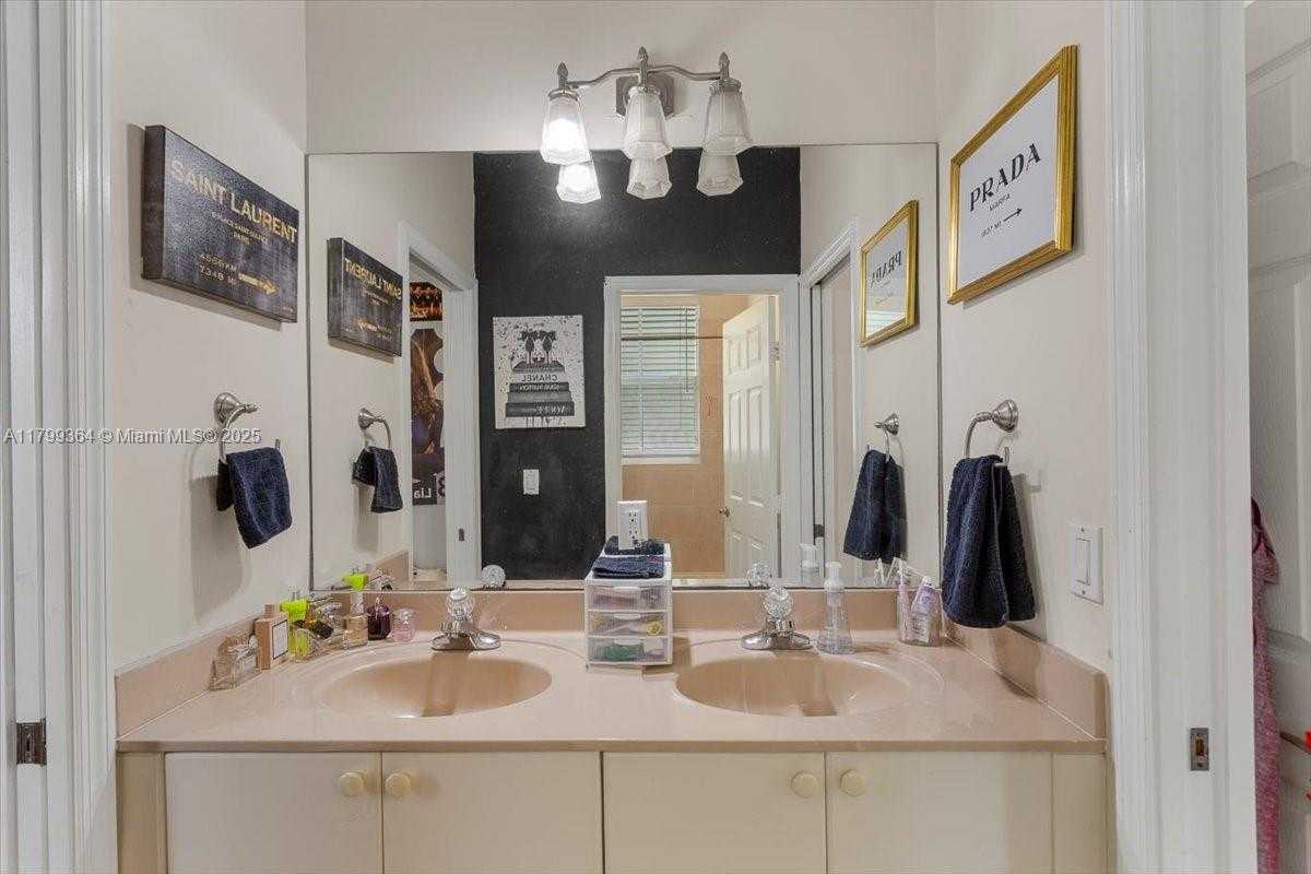 Small Image of 12367 SOUTH WEST 122ND ST, Miami Number 31