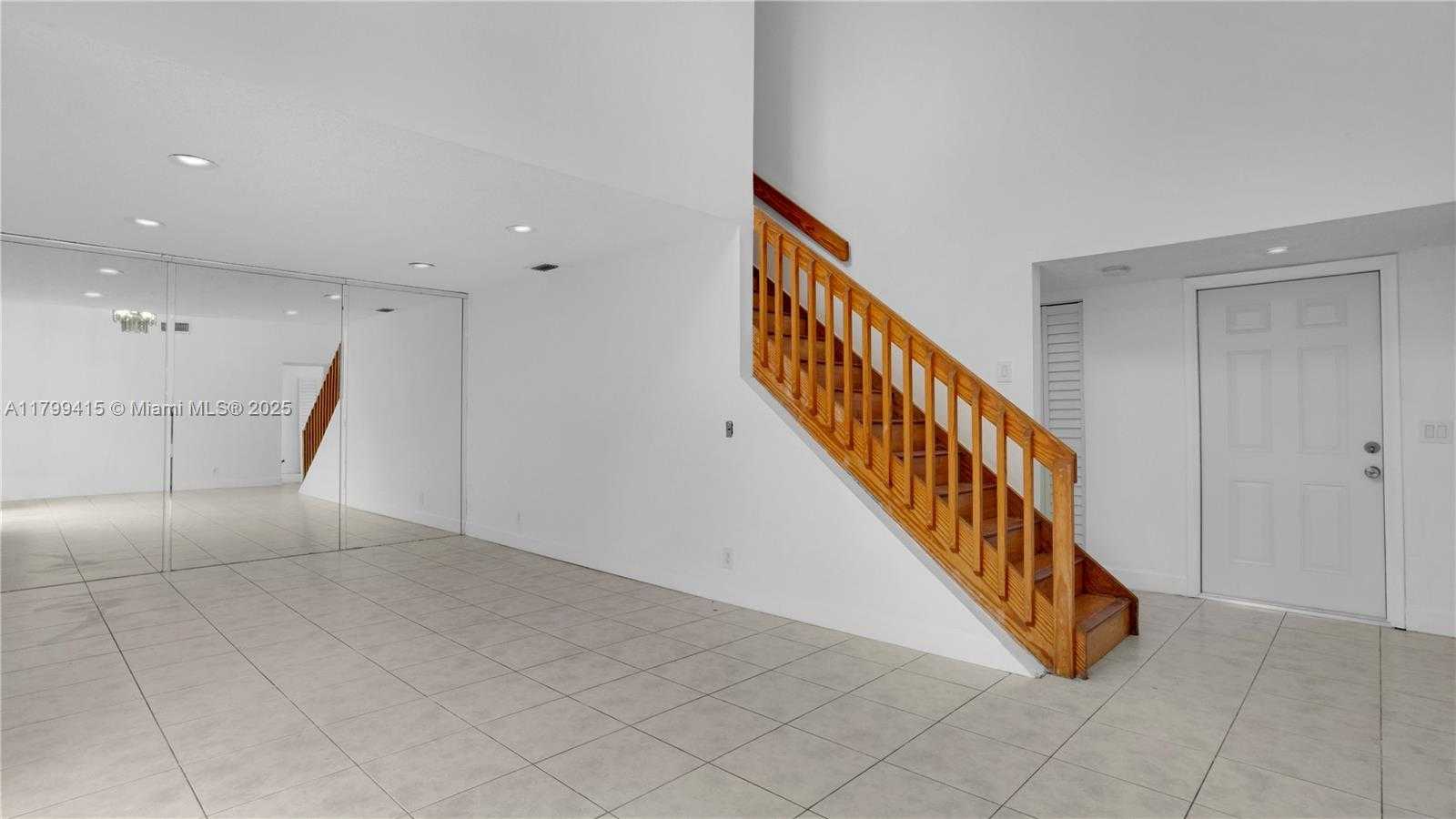 Small Image of 6460 NORTH WEST 170 TH TER, Hialeah Number 11