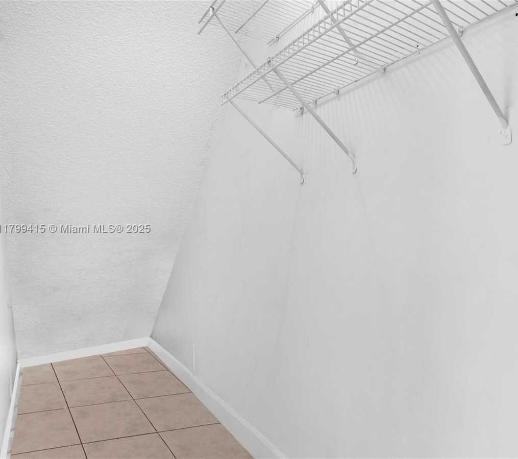 Small Image of 6460 NORTH WEST 170 TH TER, Hialeah Number 22