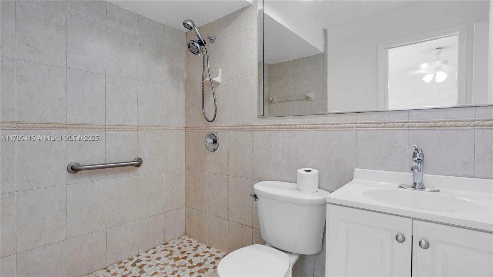 Small Image of 6460 NORTH WEST 170 TH TER, Hialeah Number 23
