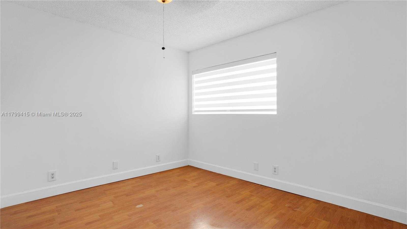 Small Image of 6460 NORTH WEST 170 TH TER, Hialeah Number 25