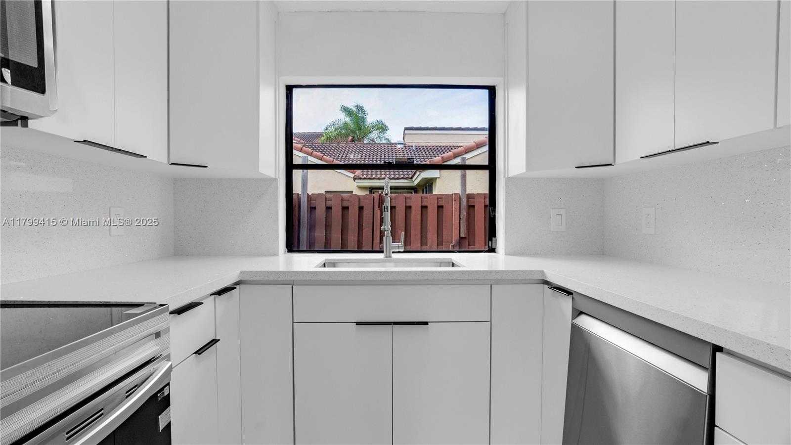 Small Image of 6460 NORTH WEST 170 TH TER, Hialeah Number 7