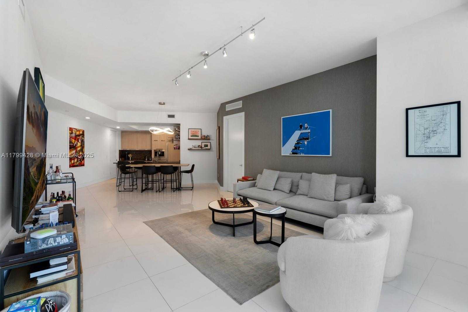 Small Image of 15901 COLLINS AVE #1207, Sunny Isles Beach Number 2