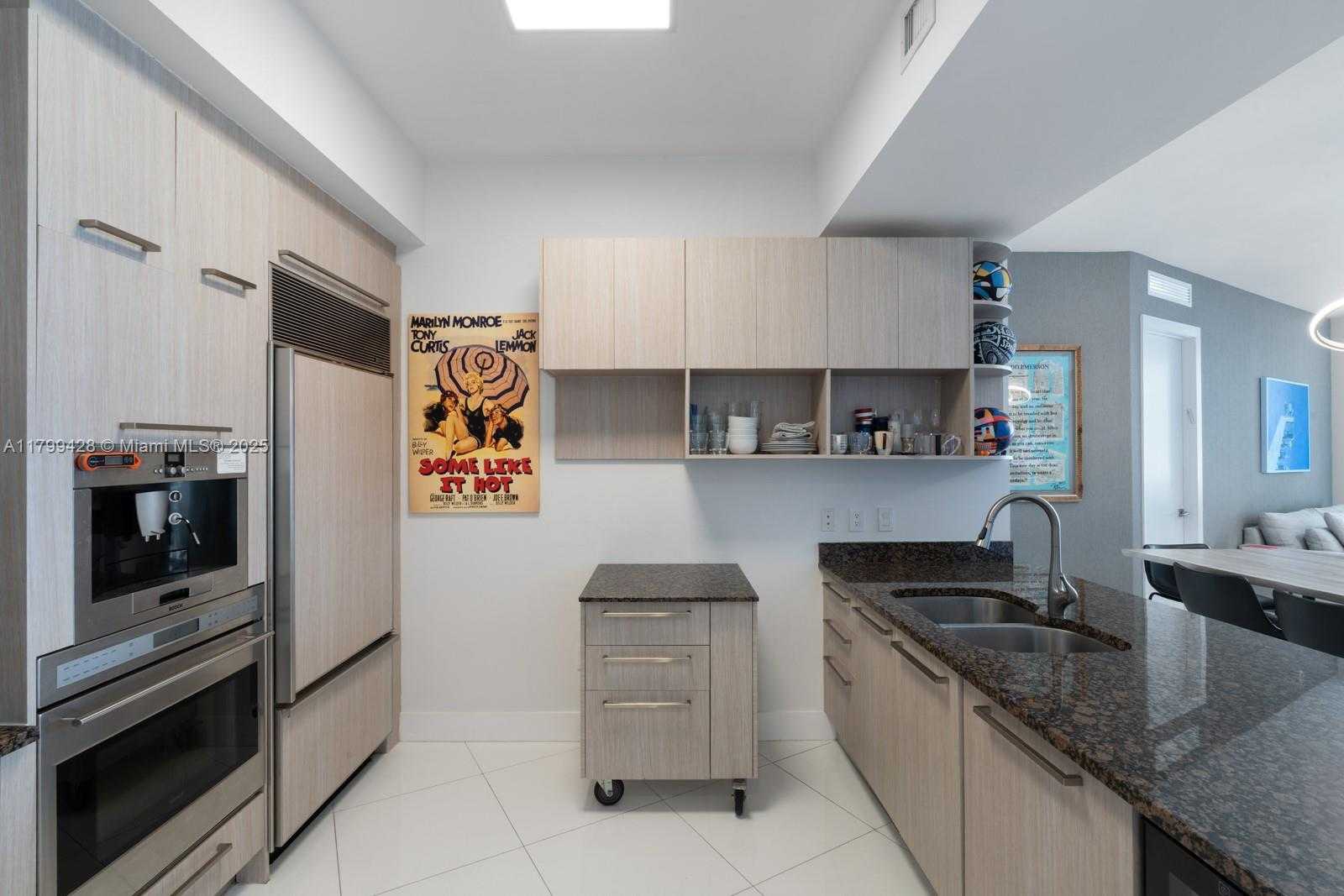 Small Image of 15901 COLLINS AVE #1207, Sunny Isles Beach Number 5