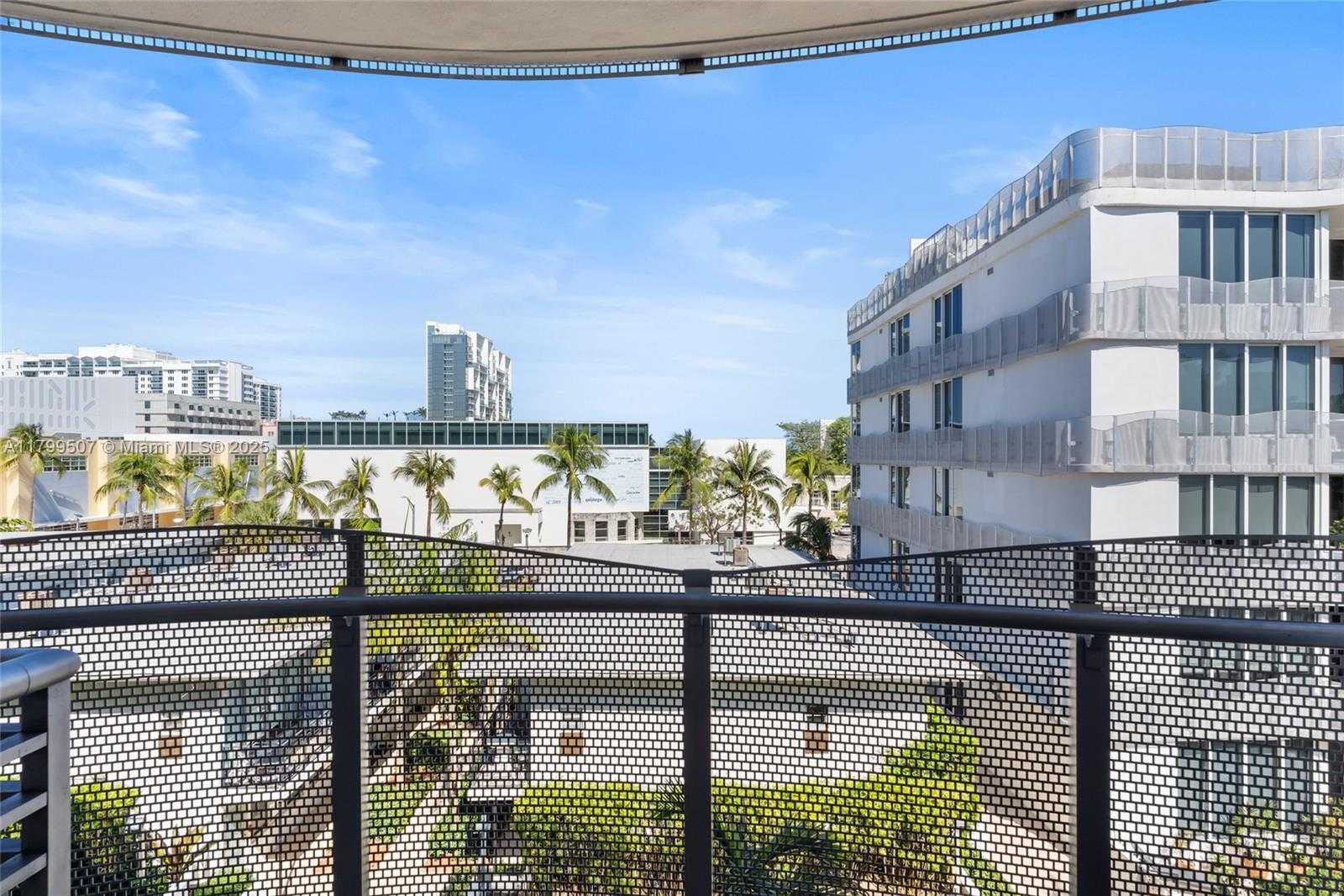 Small Image of 2155 WASHINGTON #401, Miami Beach Number 15