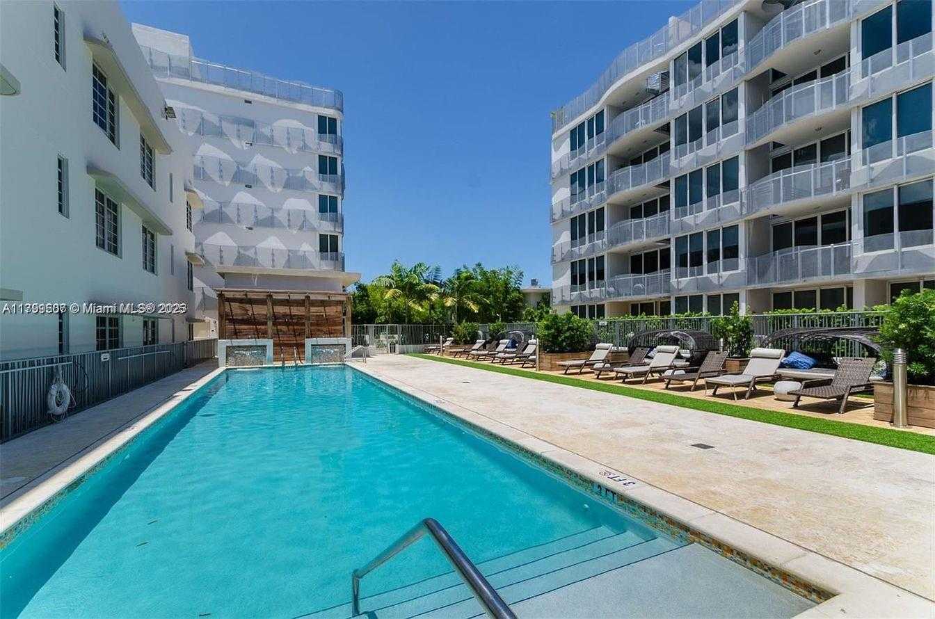 Small Image of 2155 WASHINGTON #401, Miami Beach Number 17