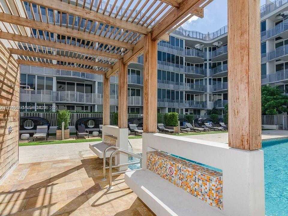 Small Image of 2155 WASHINGTON #401, Miami Beach Number 18