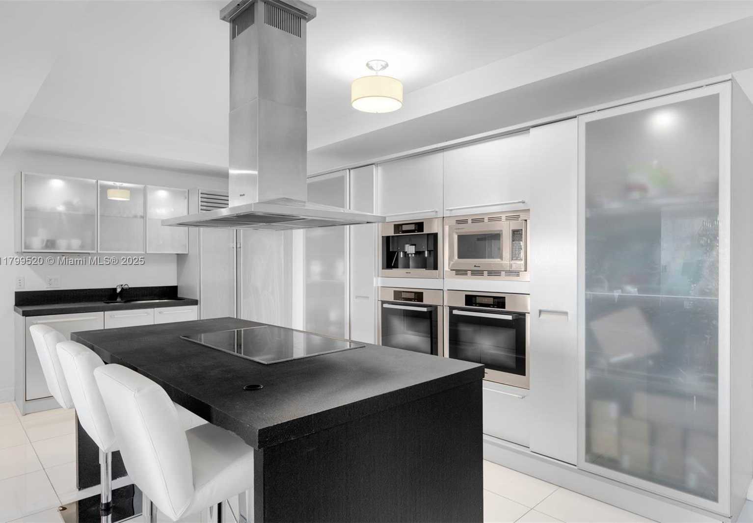 Small Image of 18201 COLLINS AVE #5206, Sunny Isles Beach Number 7