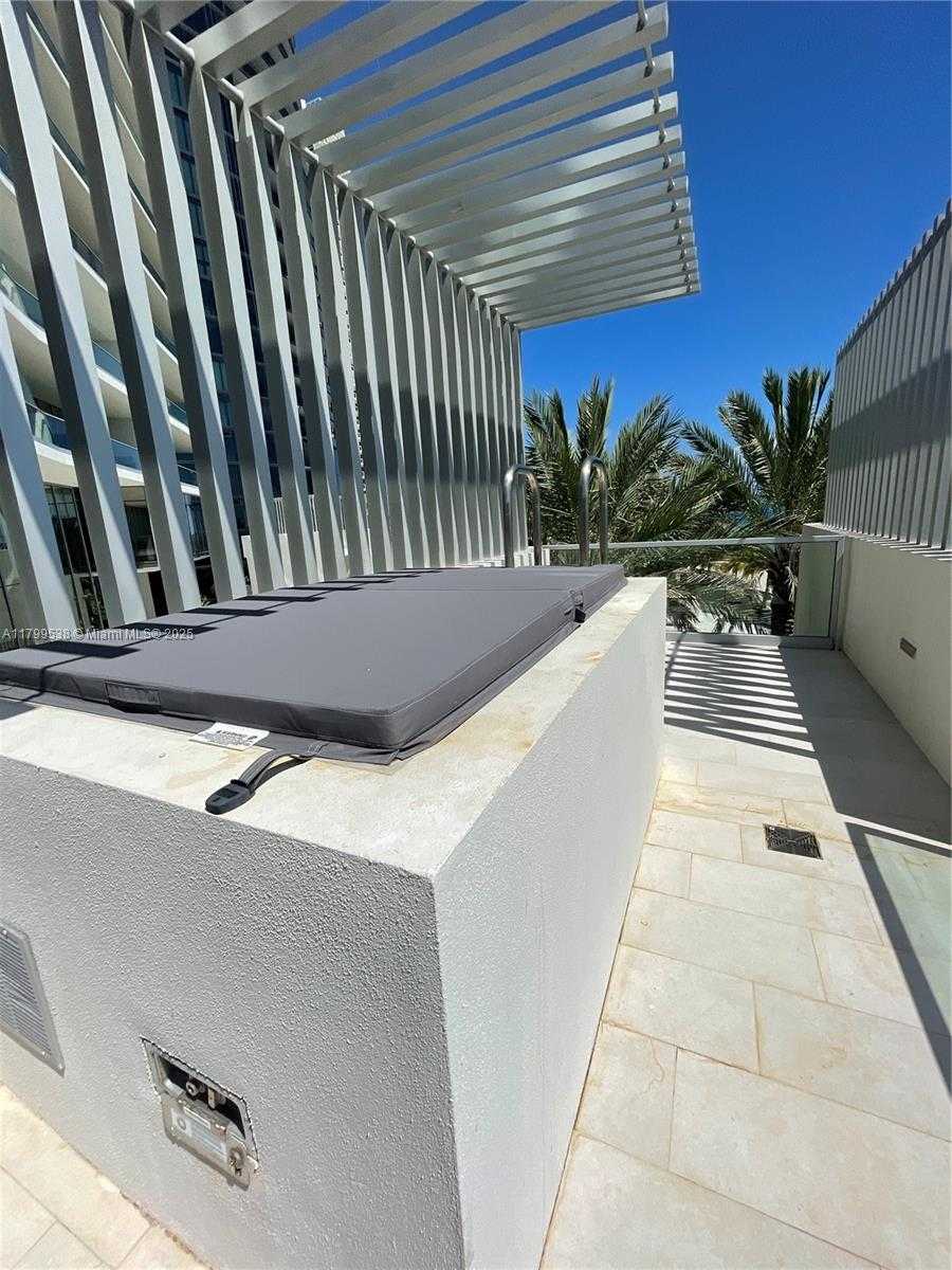 Small Image of 18501 COLLINS AVENUE #Cabana 27, Sunny Isles Beach Number 3