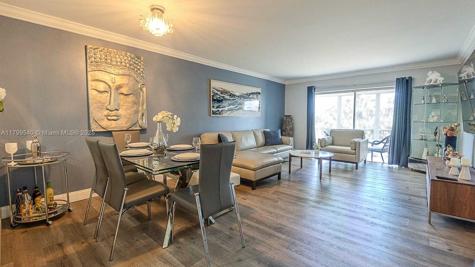 Small Image of 4800 HILLCREST LN #311, Hollywood Number 10