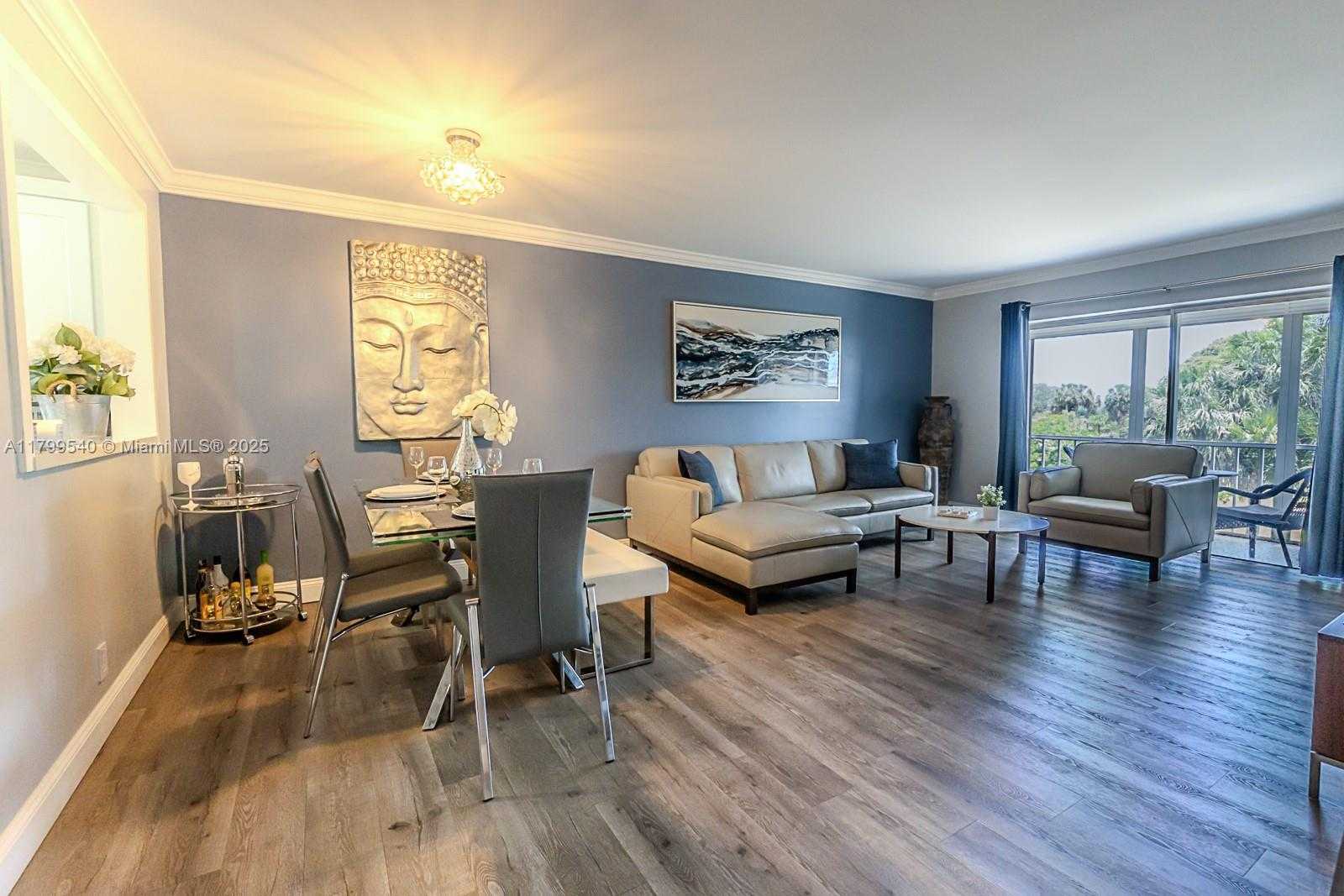 Small Image of 4800 HILLCREST LN #311, Hollywood Number 11