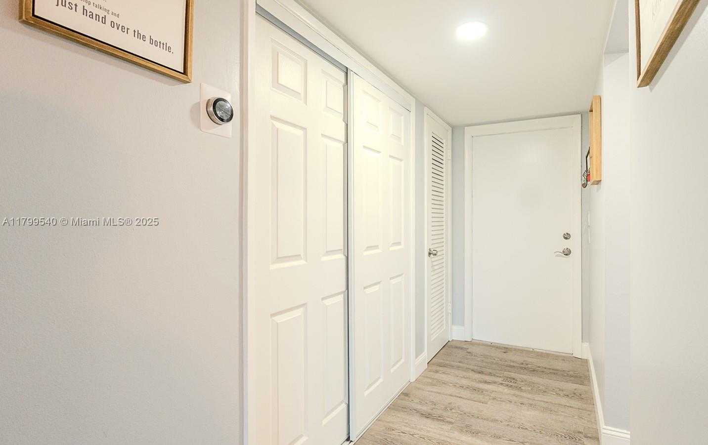 Small Image of 4800 HILLCREST LN #311, Hollywood Number 21