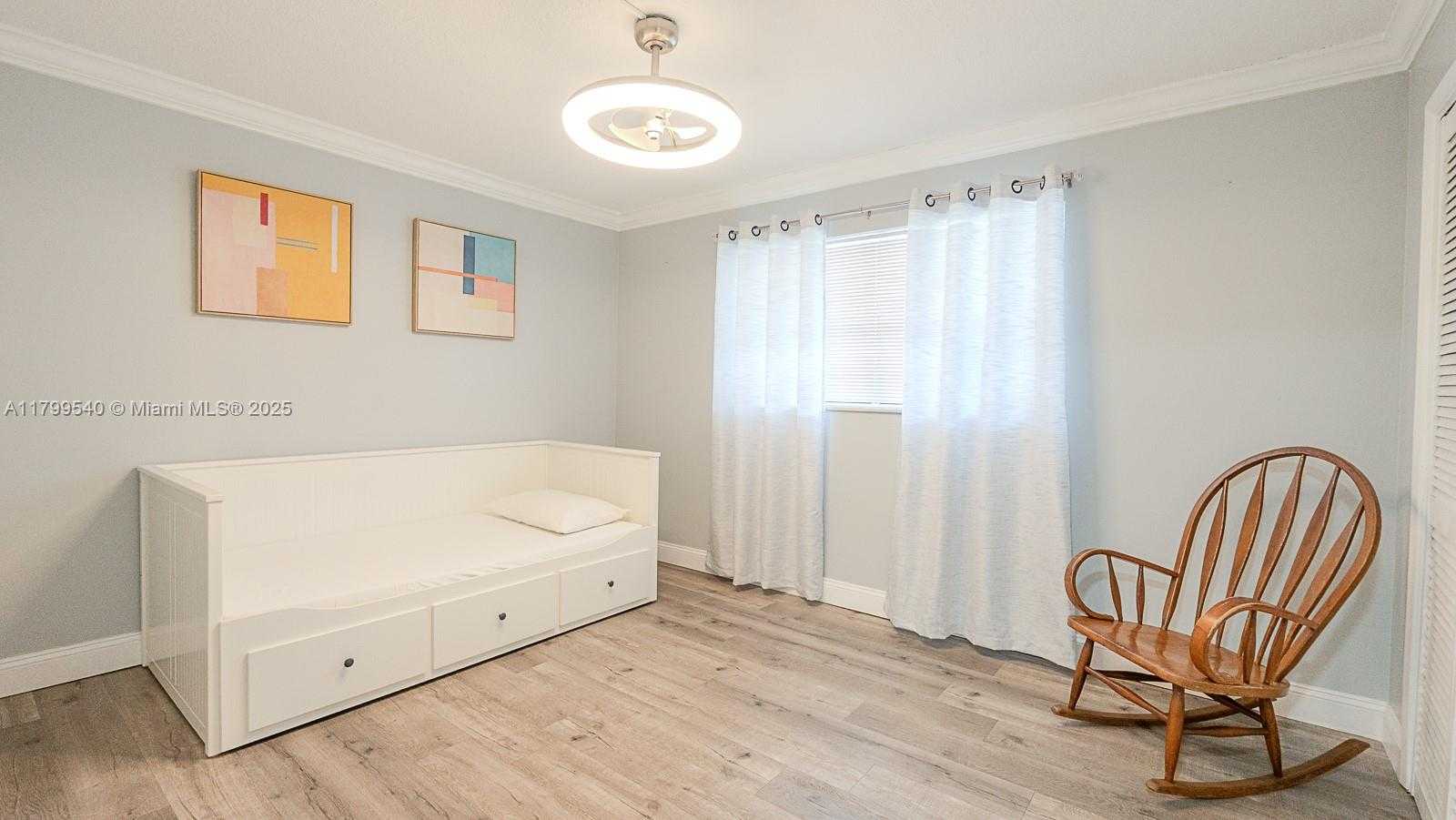 Small Image of 4800 HILLCREST LN #311, Hollywood Number 22