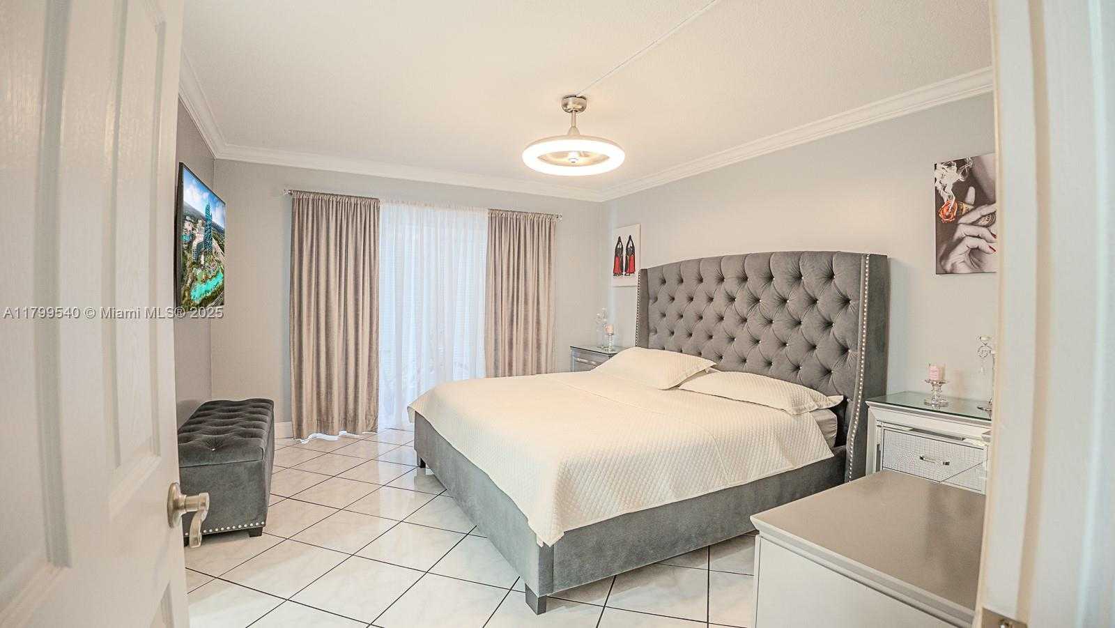 Small Image of 4800 HILLCREST LN #311, Hollywood Number 27