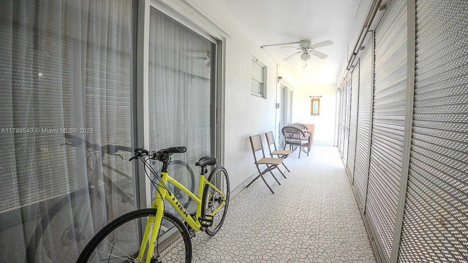 Small Image of 4800 HILLCREST LN #311, Hollywood Number 35