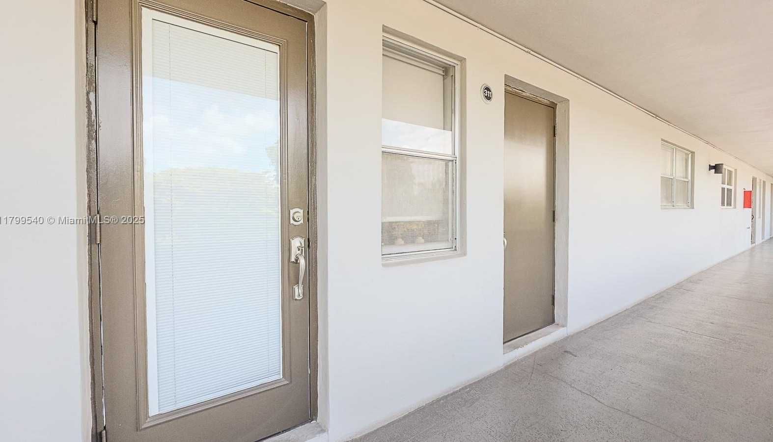 Small Image of 4800 HILLCREST LN #311, Hollywood Number 38