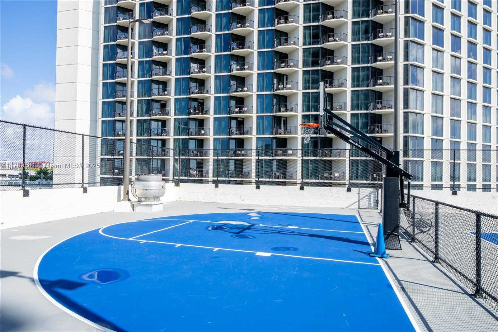 Small Image of 555 NE 15th St, Miami, FL 33132, USA Number 15