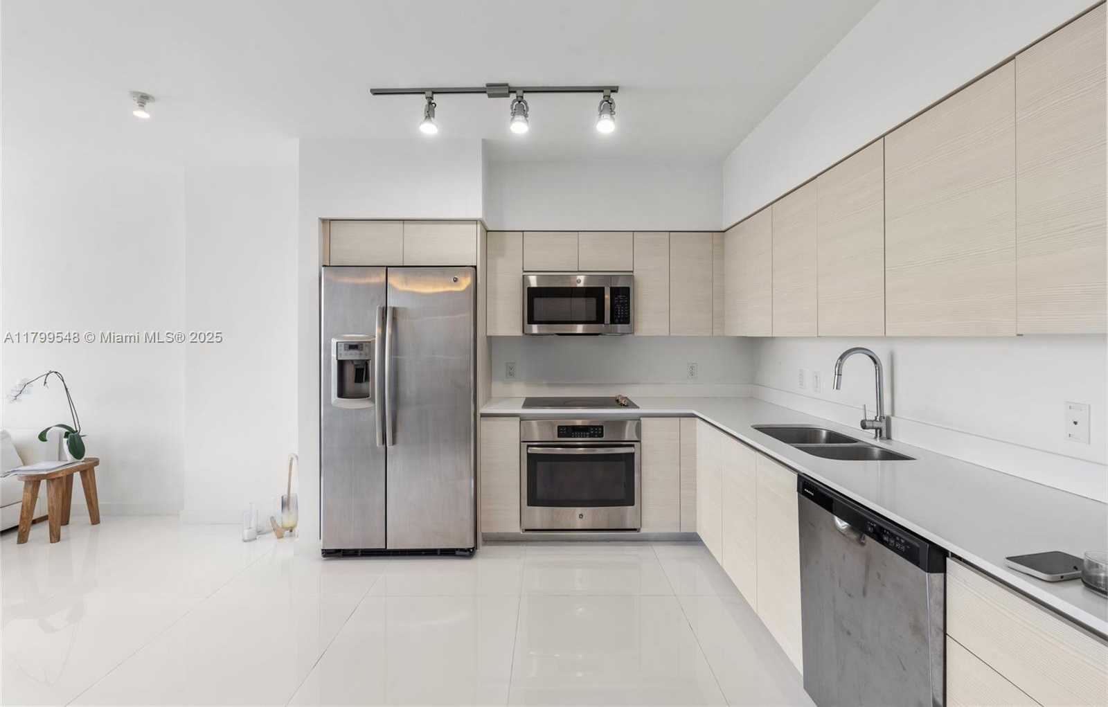 Small Image of 4250 BISCAYNE BLVD #1112, Miami Number 4